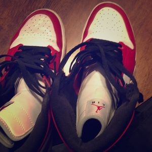 Air Jordan 1 blk red white